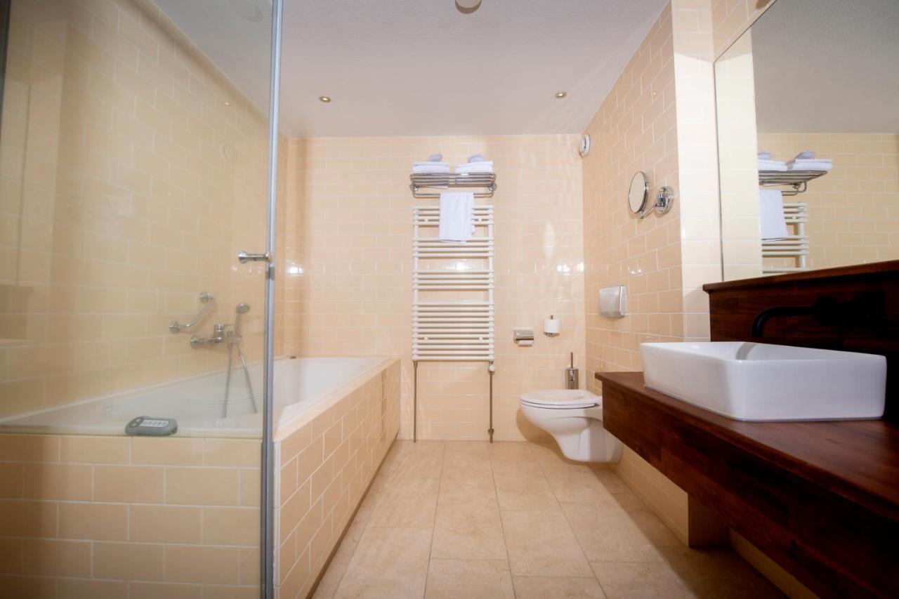 באלום Nobel Hotel Ameland מראה חיצוני תמונה